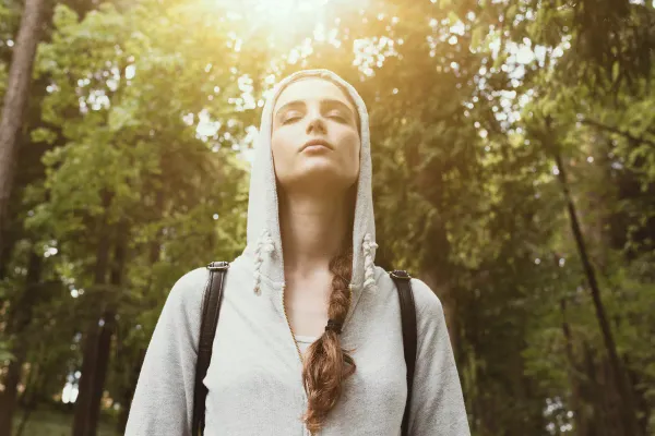 Mujer meditando